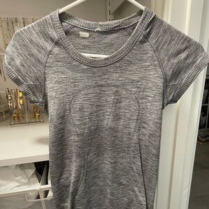 Grey lululemon swiftly tech size 4